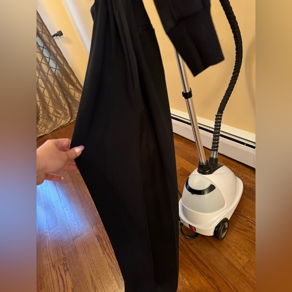 Jumpsuit. Fits size 2-6 - Picture 2 of 4